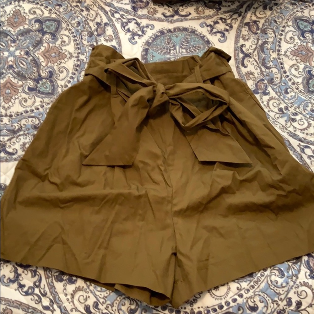 Zara paper bag shorts(never worn)